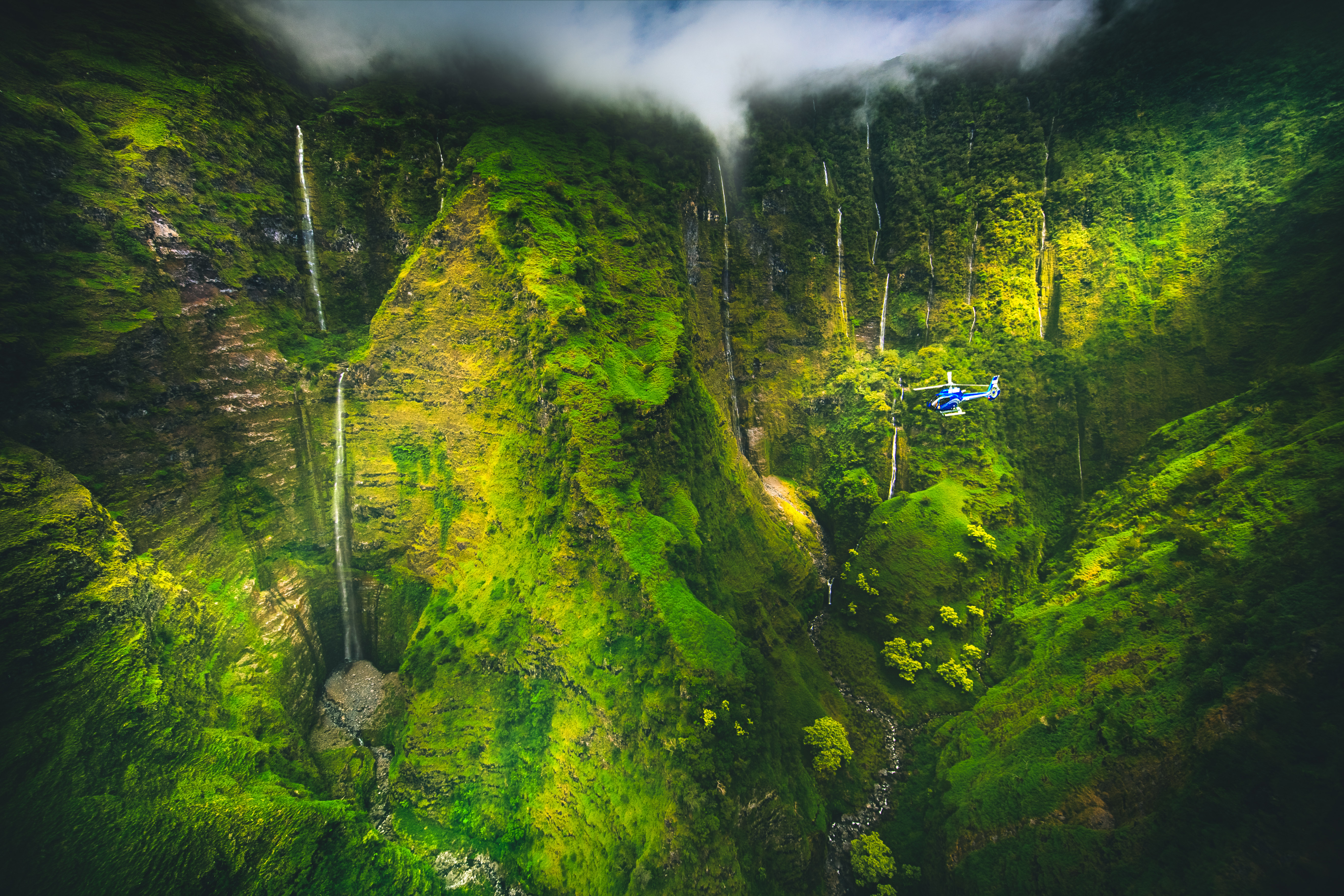 Product Maui Spectacular With Landing Helicopter Tour